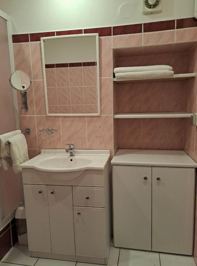 Apartment Dum U Cerneho Beranka ปราก ภายนอก รูปภาพ